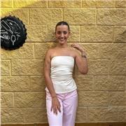 Poseo el Grado Superior de Educación Infantil y actualmente estoy cursando el tercer año de la carrera de Educación Infanitl